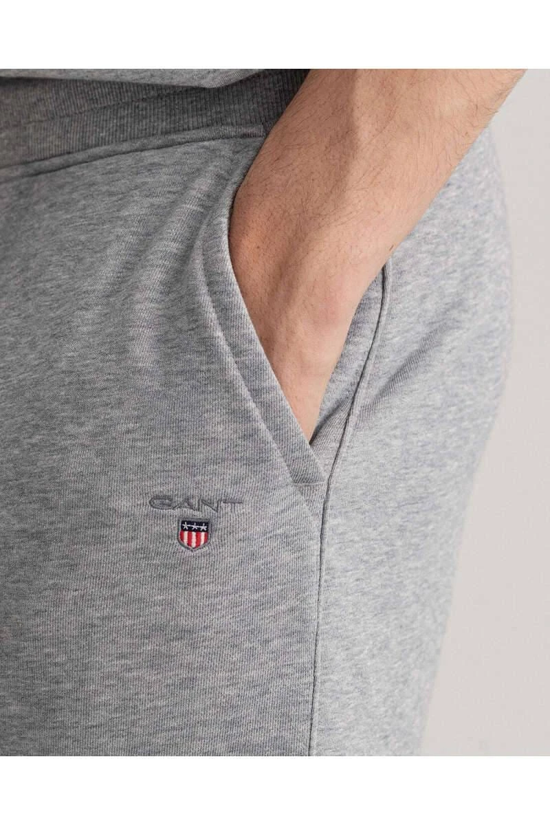 GANT Regular Fit Kurze Jogginghose Grau 2 GANT Regular Fit Kurze Jogginghose Grau – Bild 2