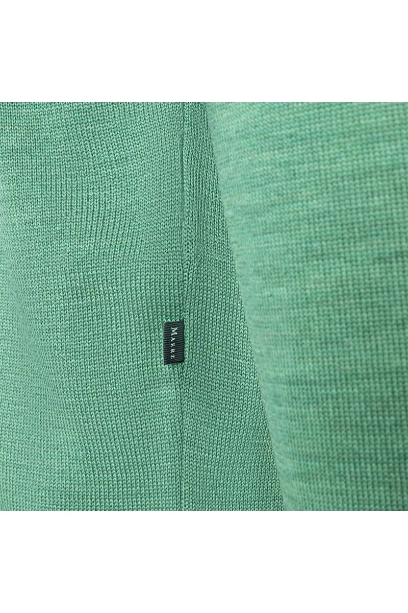 MAERZ Superwash Classic Fit Herren Pullover V-Ausschnitt Grün 2 MAERZ Superwash Classic Fit Herren Pullover V-Ausschnitt Grün – Bild 2