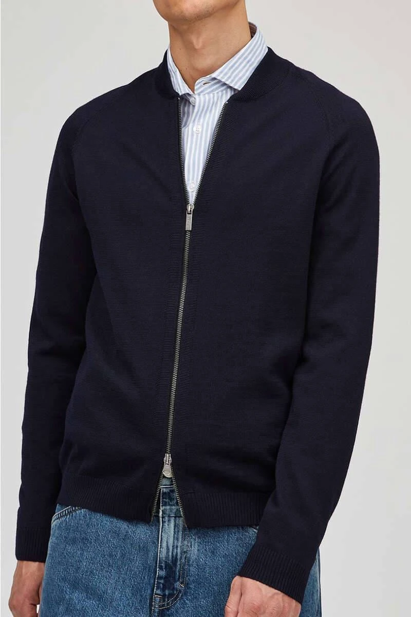 MAERZ Modern Fit Herren Strickjacke Zip Navy 1 MAERZ Modern Fit Herren Strickjacke Zip Navy